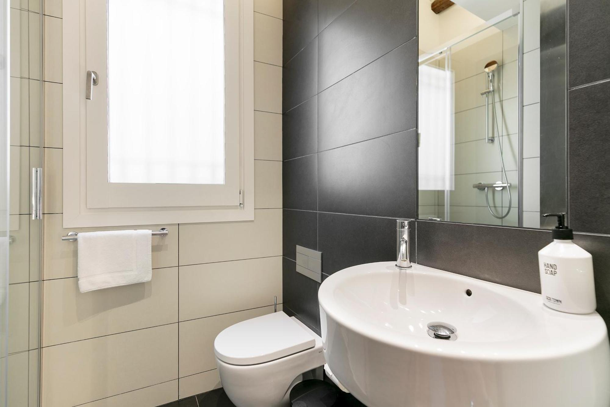 Bcn Town Apartments Portaferrissa บาร์เซโลนา ภายนอก รูปภาพ