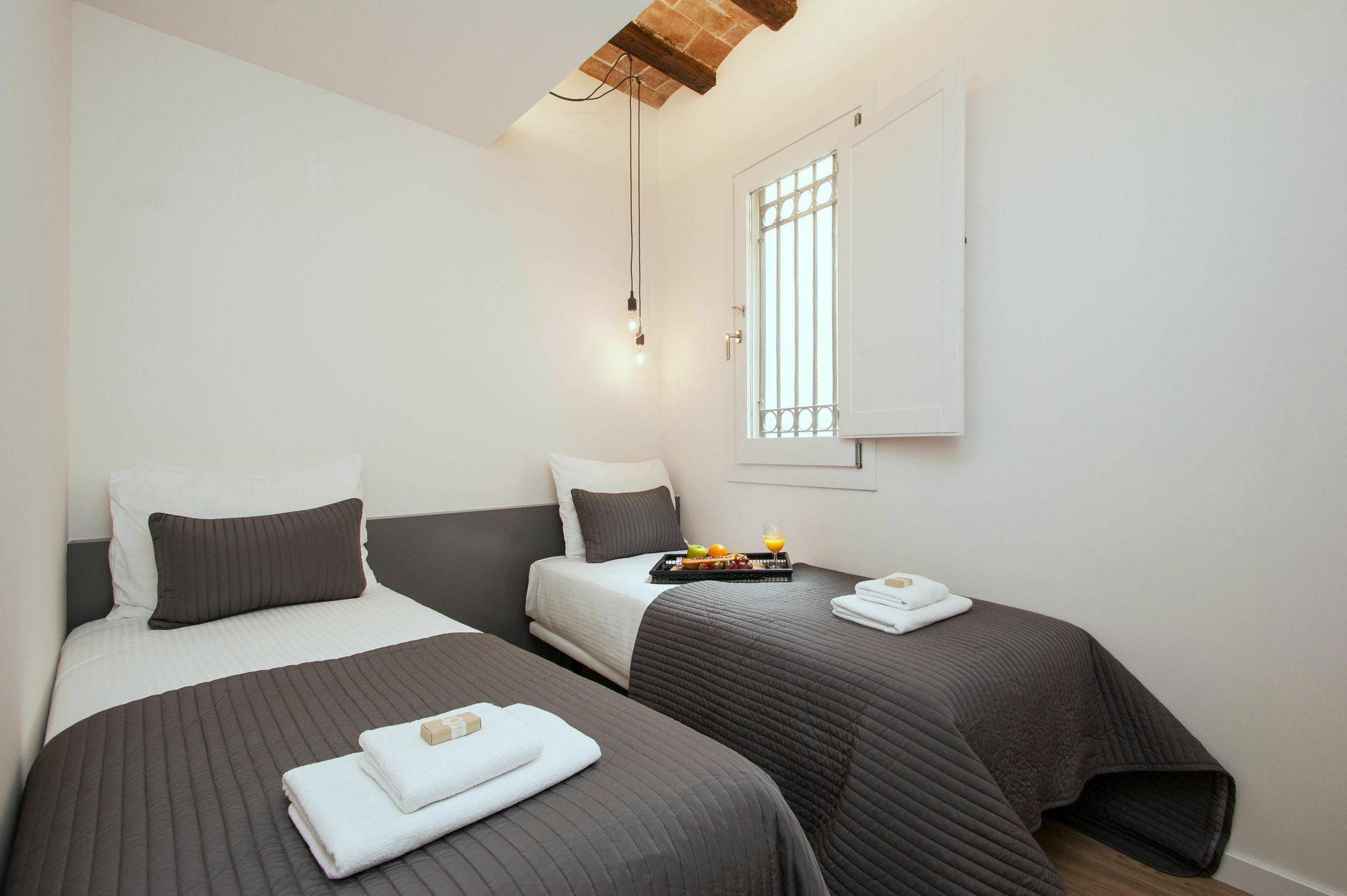 Bcn Town Apartments Portaferrissa บาร์เซโลนา ภายนอก รูปภาพ